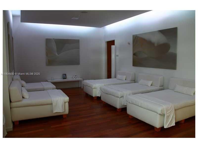1040 Biscayne Blvd #1707, Miami FL 33132