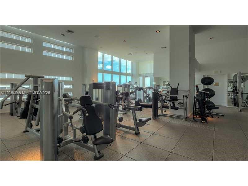 1040 Biscayne Blvd #1707, Miami FL 33132