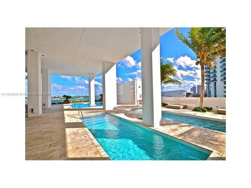 1040 Biscayne Blvd #1707, Miami FL 33132