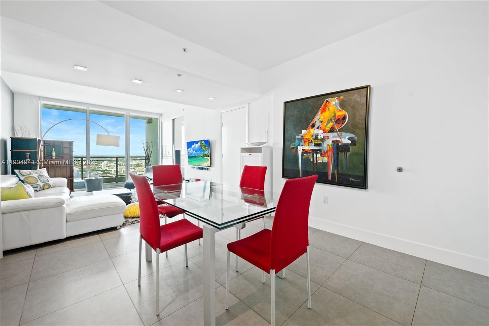 92 SW 3rd St #3809, Miami FL 33130