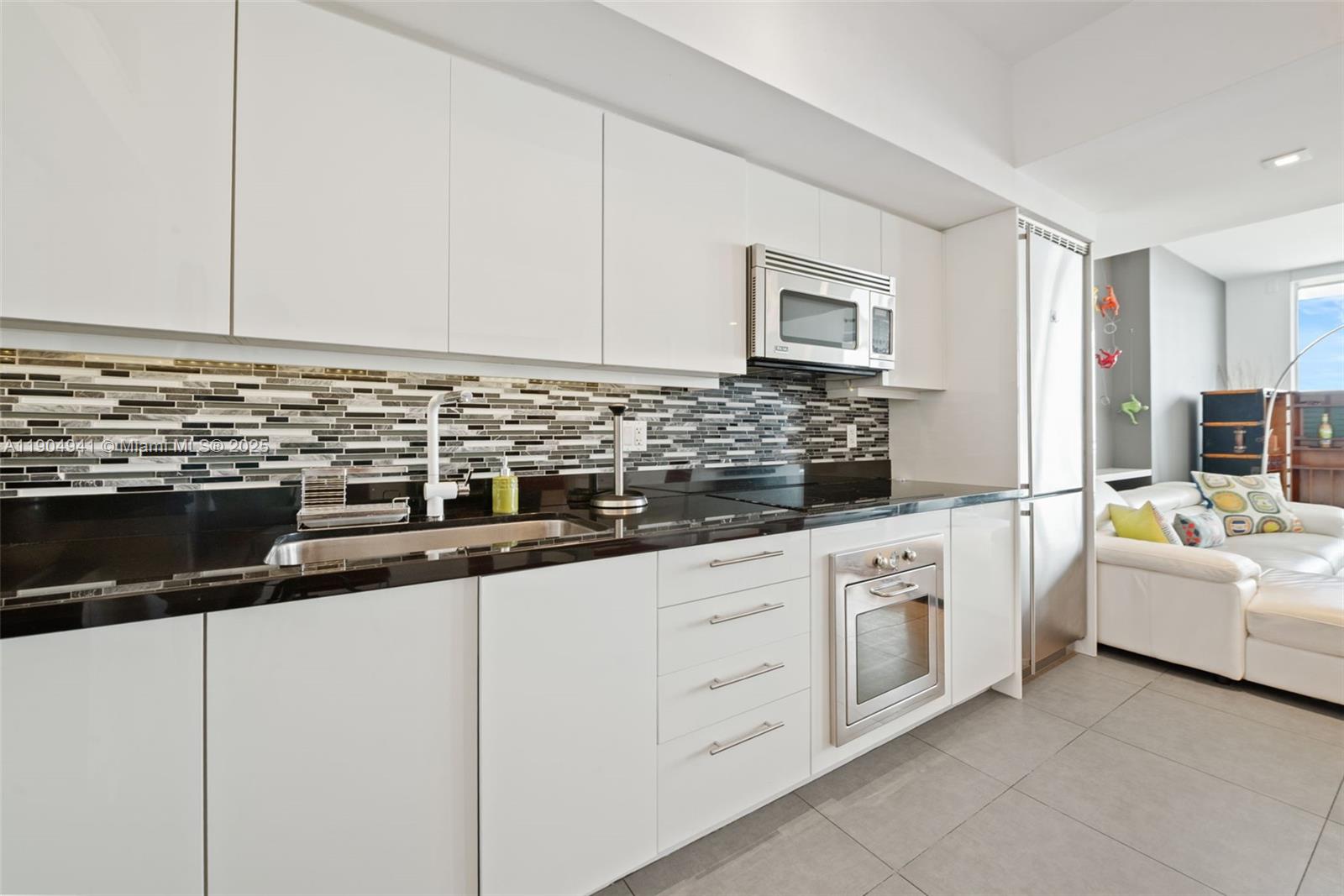 92 SW 3rd St #3809, Miami FL 33130