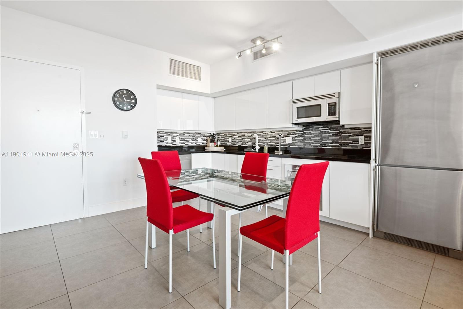 92 SW 3rd St #3809, Miami FL 33130