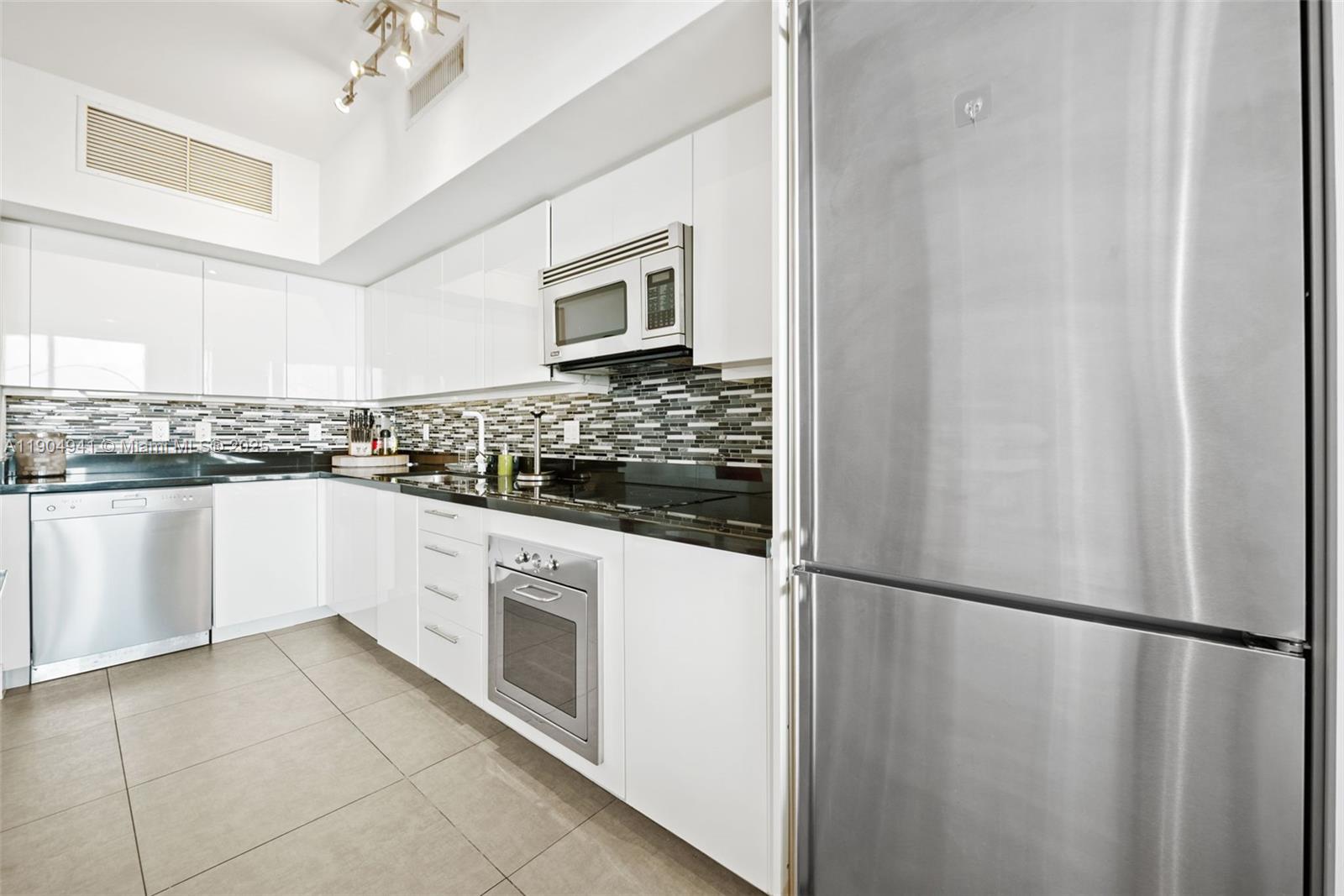 92 SW 3rd St #3809, Miami FL 33130