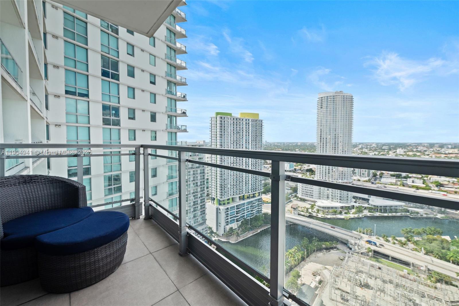 92 SW 3rd St #3809, Miami FL 33130