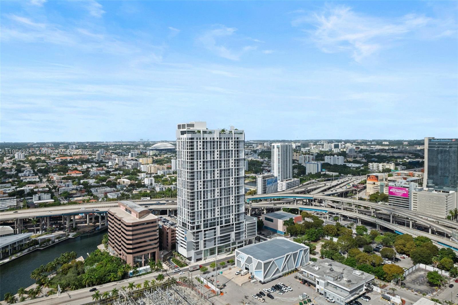 92 SW 3rd St #3809, Miami FL 33130