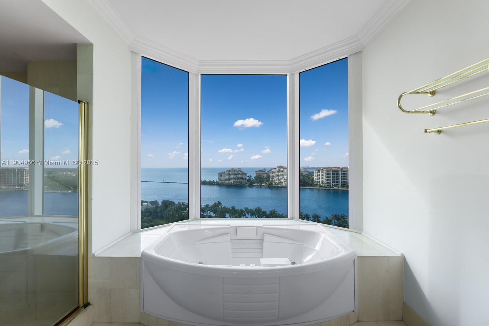 300 S Pointe Dr #1603, Miami Beach FL 33139