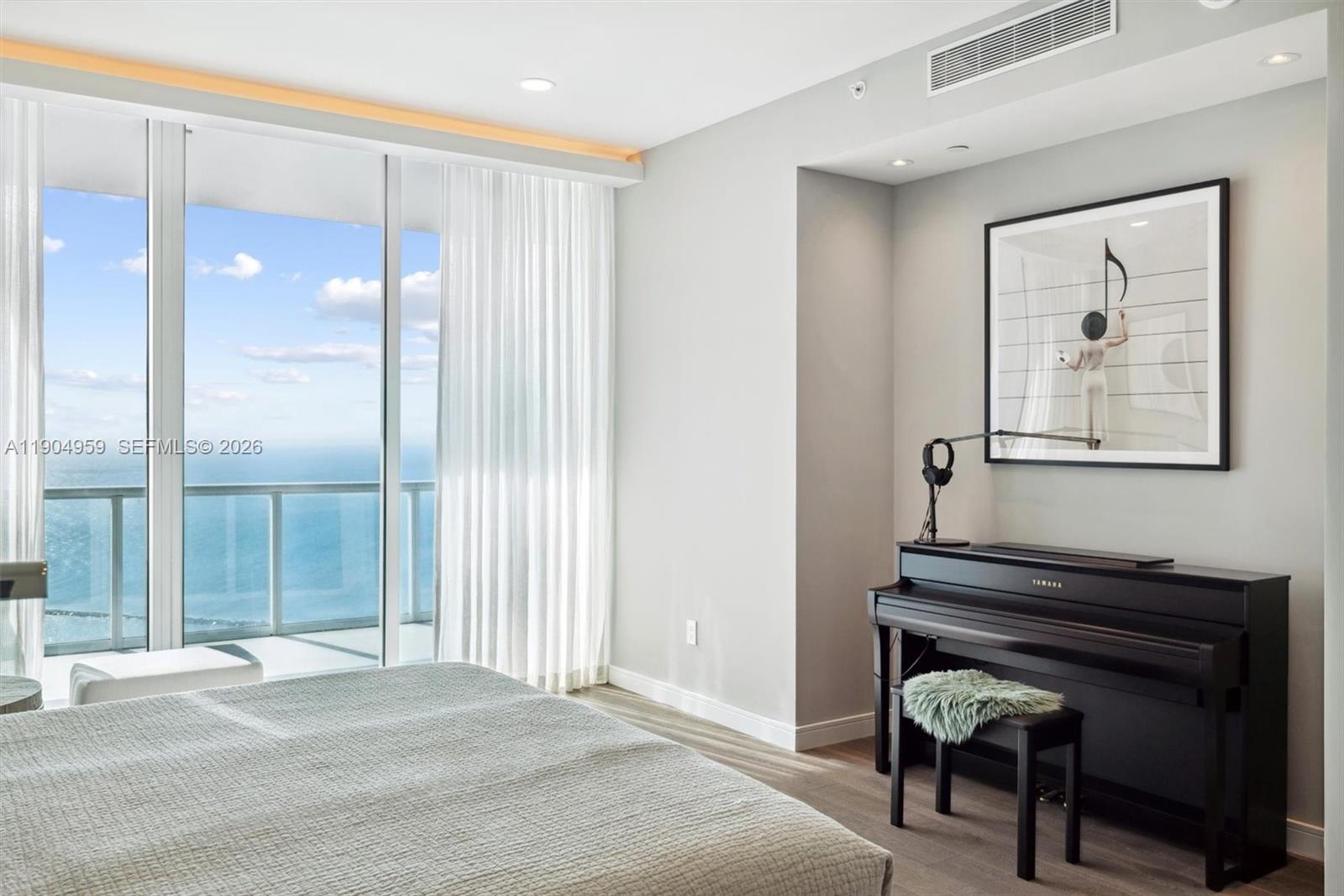 100 S Pointe Dr #3203, Miami Beach FL 33139