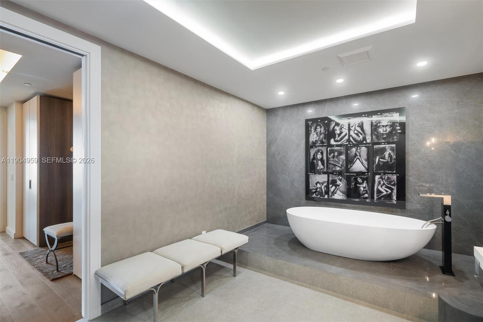 100 S Pointe Dr #3203, Miami Beach FL 33139