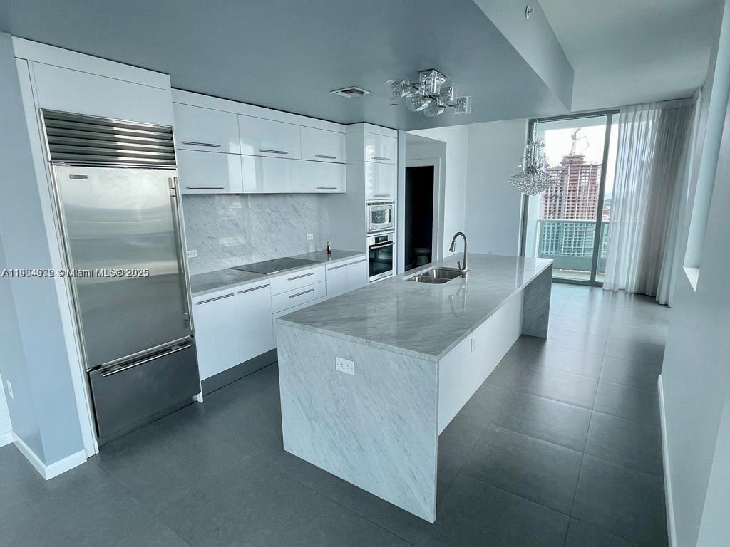 900 Biscayne Blvd #4112, Miami FL 33132