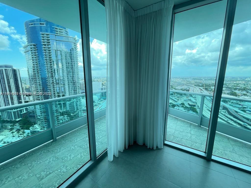 900 Biscayne Blvd #4112, Miami FL 33132