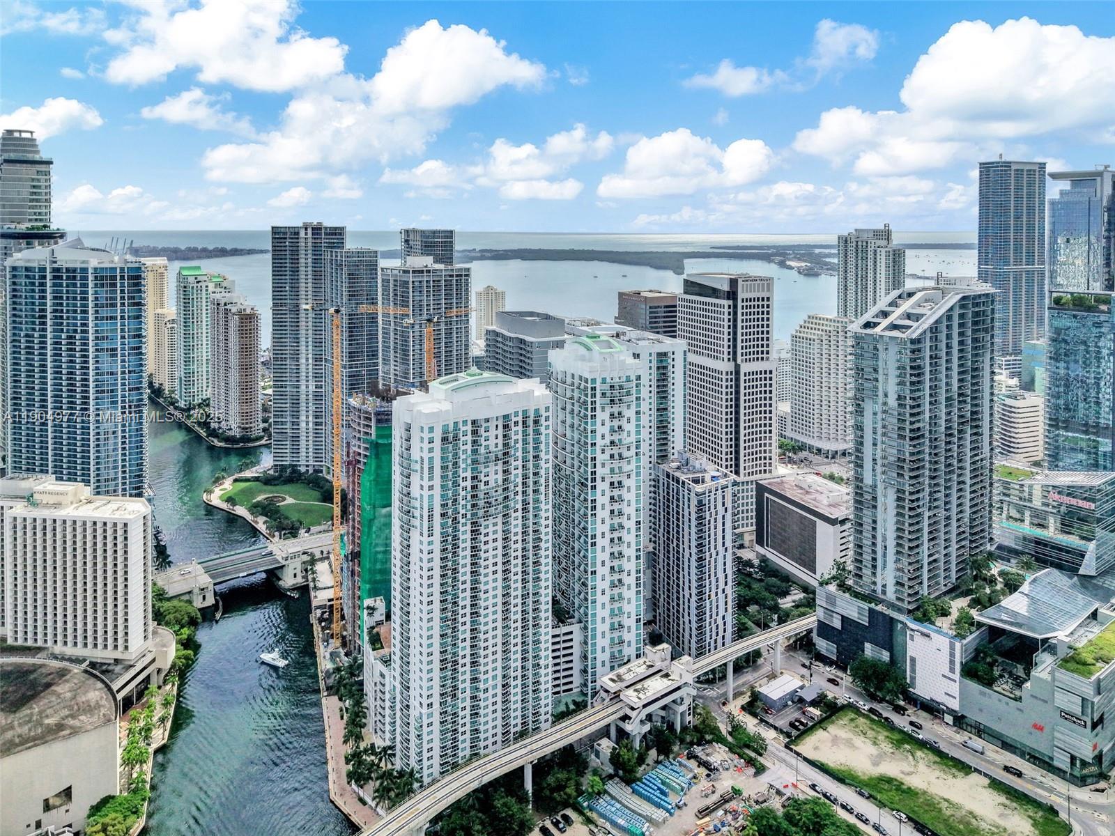 41 SE 5th St #604, Miami FL 33131