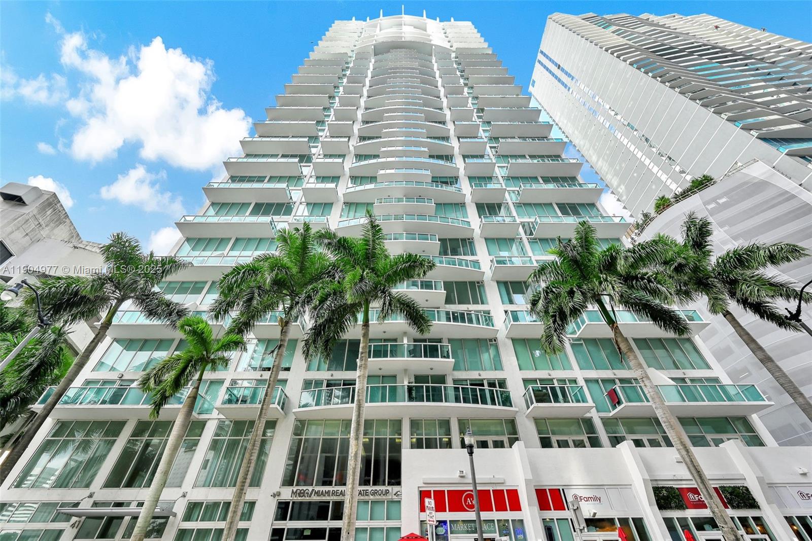 41 SE 5th St #604, Miami FL 33131