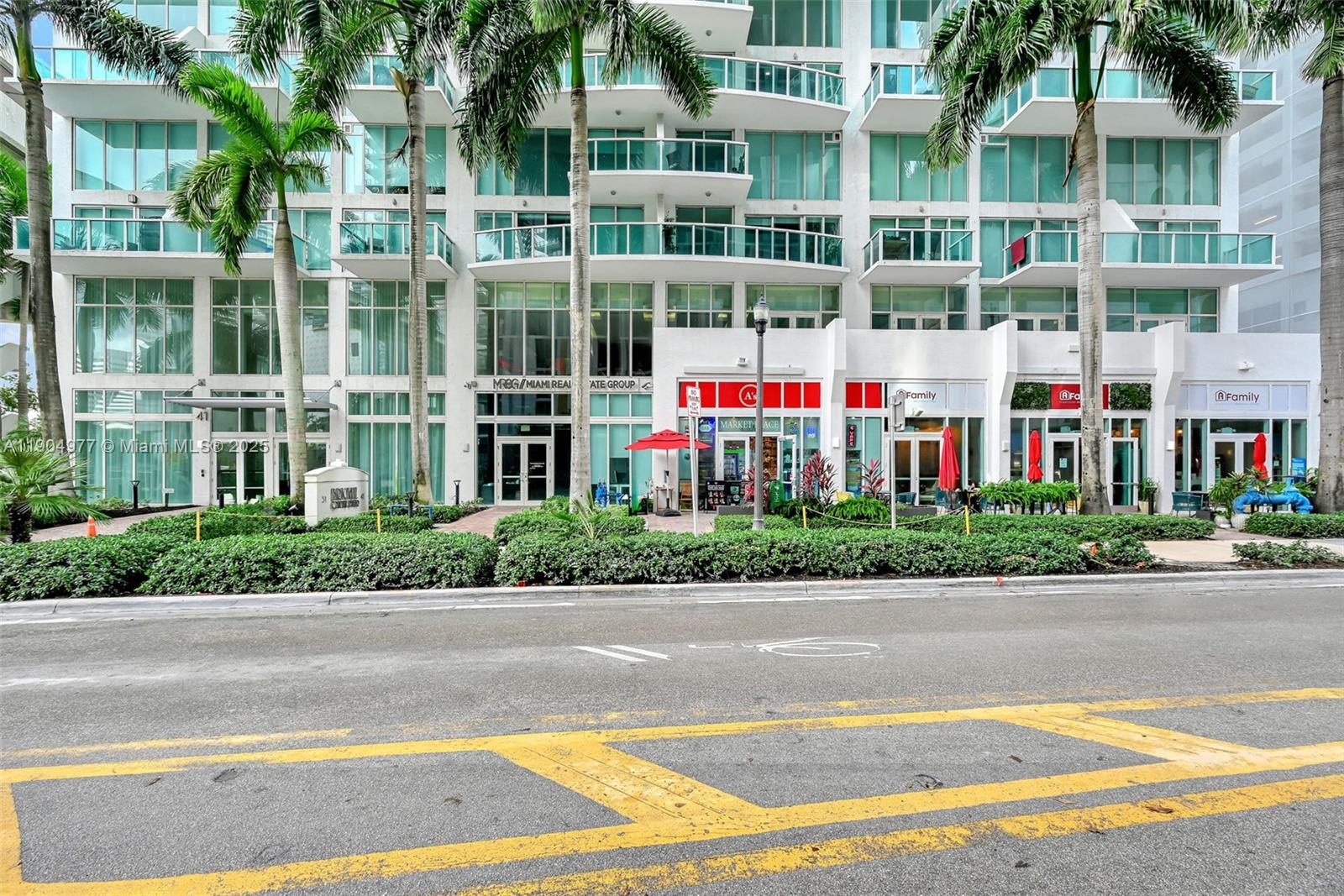 41 SE 5th St #604, Miami FL 33131