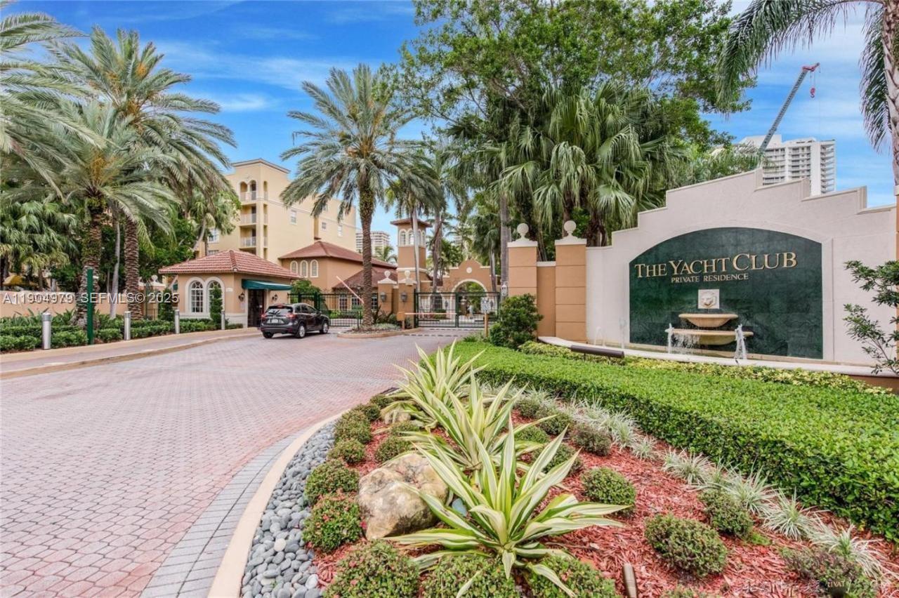 19701 E Country Club Dr #5601, Aventura FL 33180