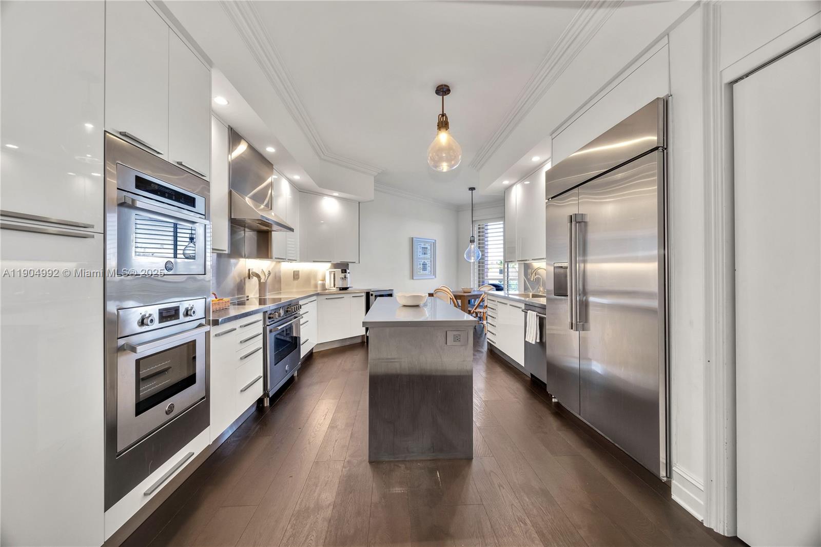 10 Edgewater Dr #4F, Coral Gables FL 33133