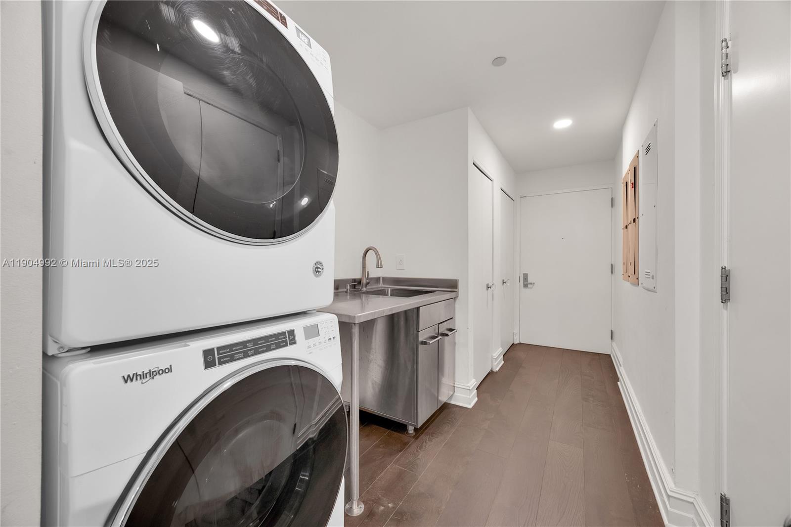 10 Edgewater Dr #4F, Coral Gables FL 33133