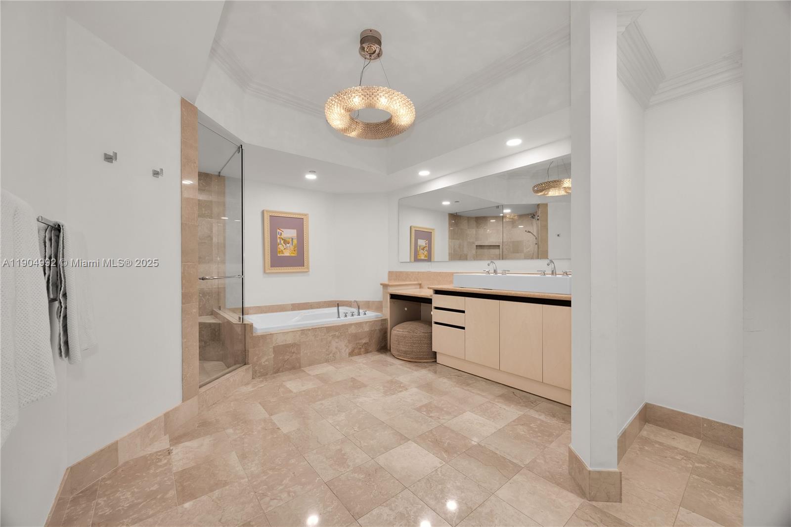 10 Edgewater Dr #4F, Coral Gables FL 33133