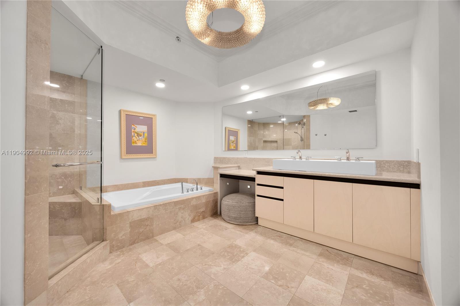 10 Edgewater Dr #4F, Coral Gables FL 33133