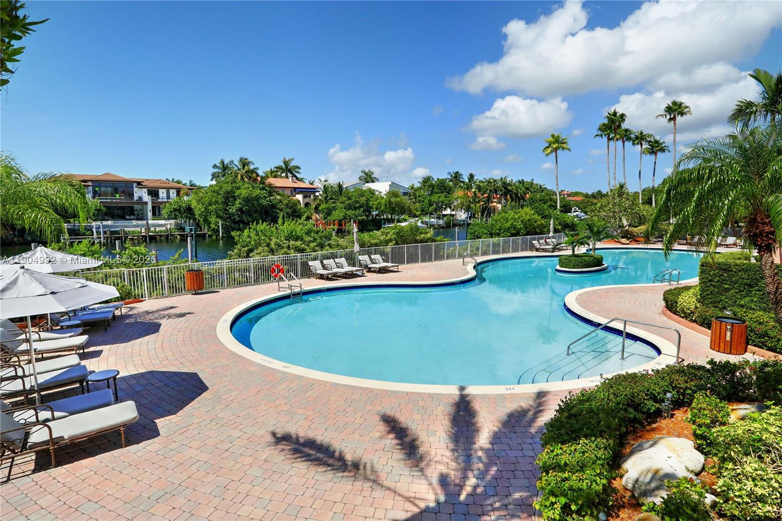 10 Edgewater Dr #4F, Coral Gables FL 33133