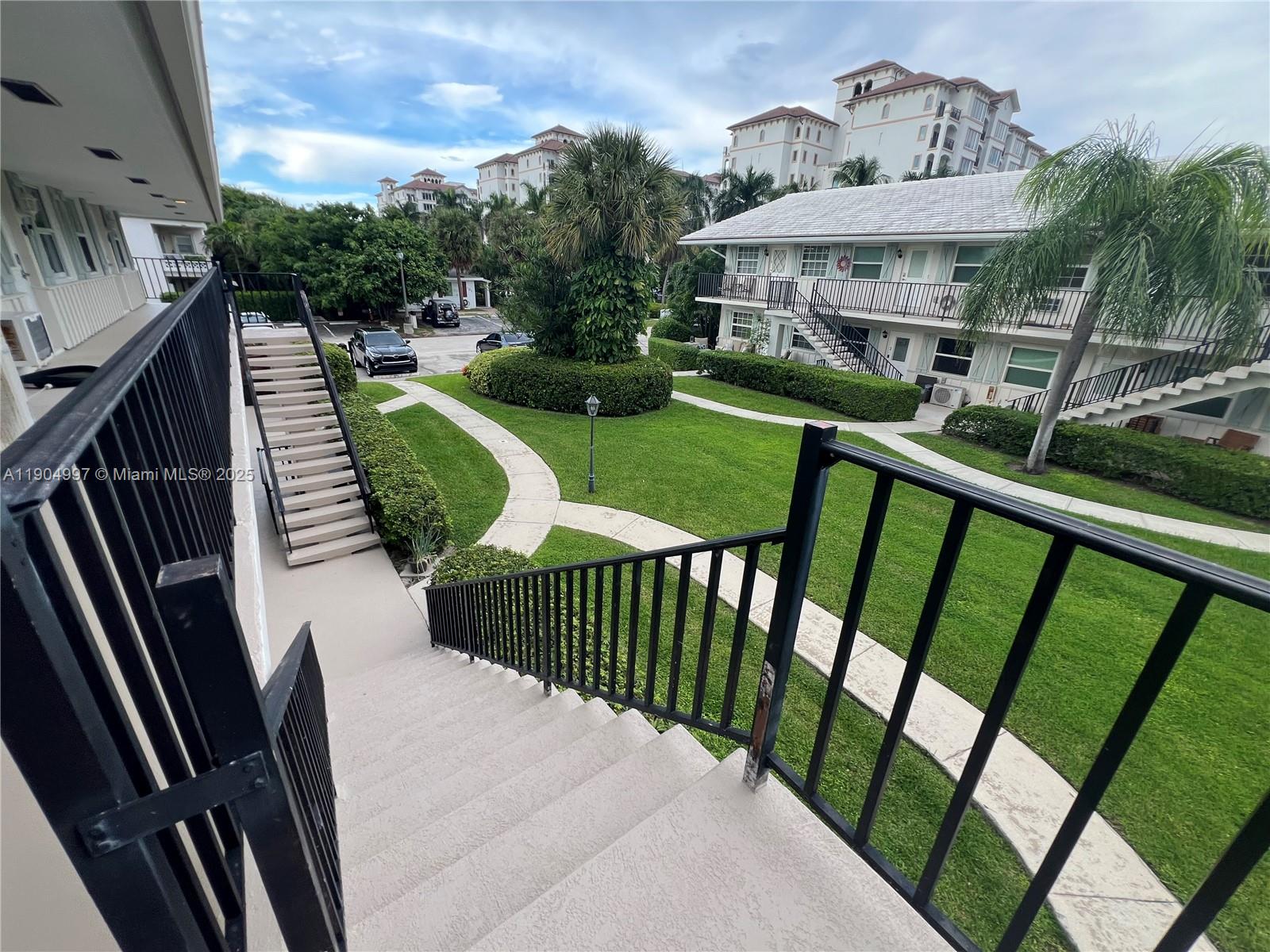 108 Bravado Ln #8, Palm Beach Shores FL 33404