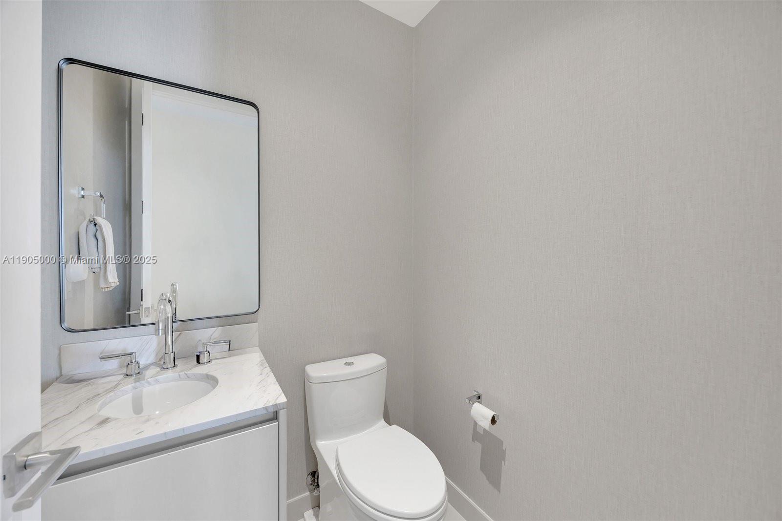 2821 S Bayshore Dr #11B, Miami FL 33133