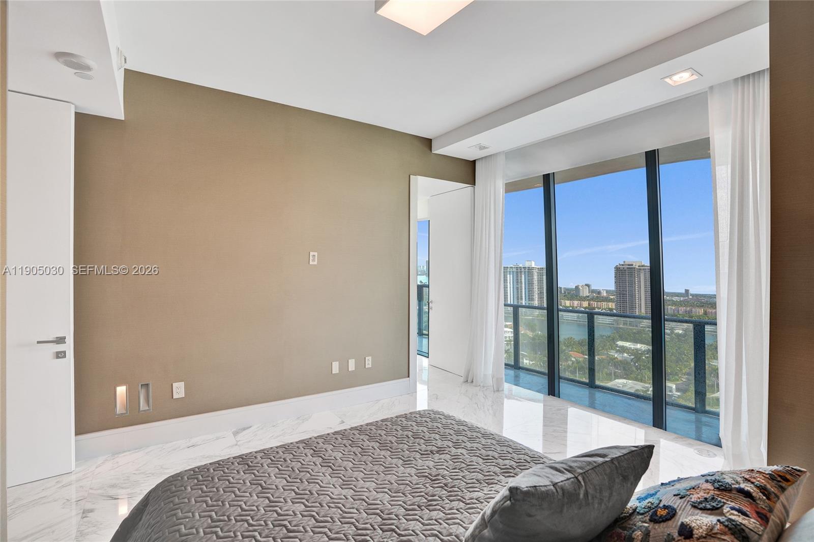 19575 Collins Ave #16, Sunny Isles Beach FL 33160