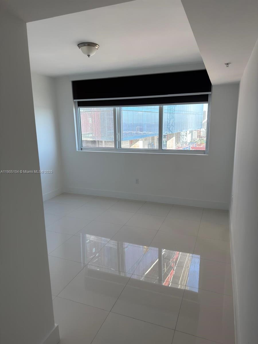 244 Biscayne Blvd #1502, Miami FL 33132