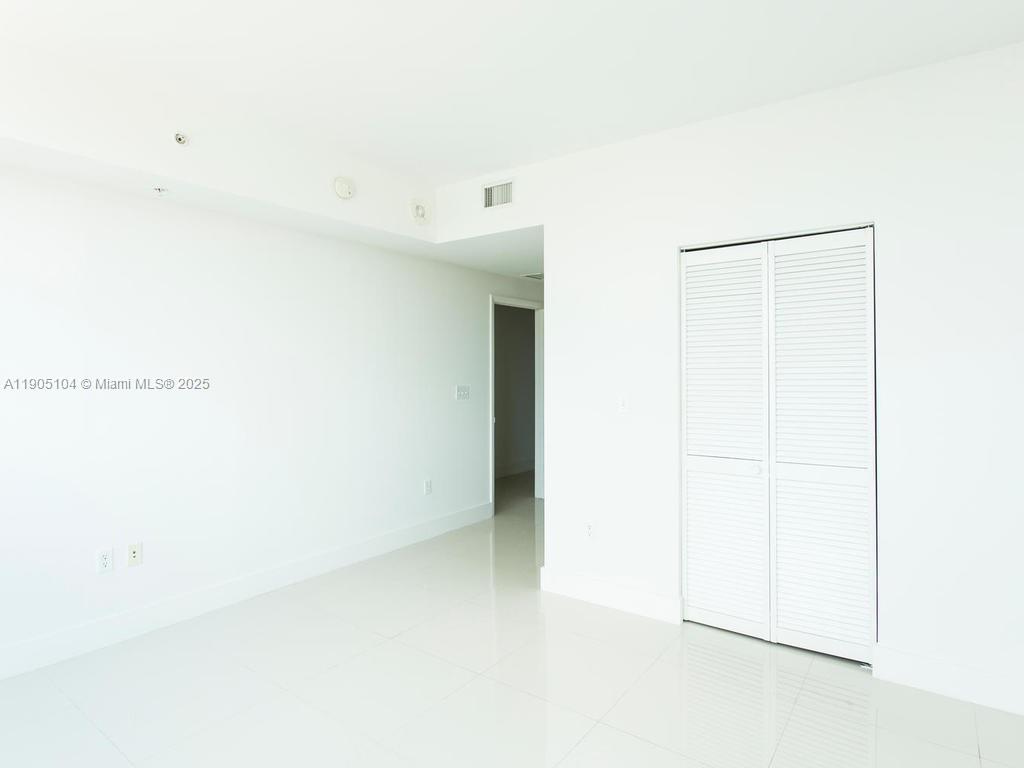 244 Biscayne Blvd #1502, Miami FL 33132