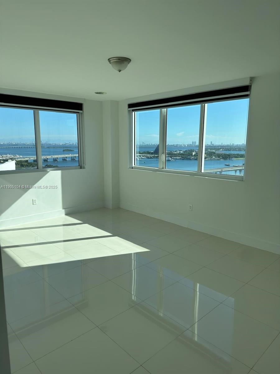 244 Biscayne Blvd #1502, Miami FL 33132
