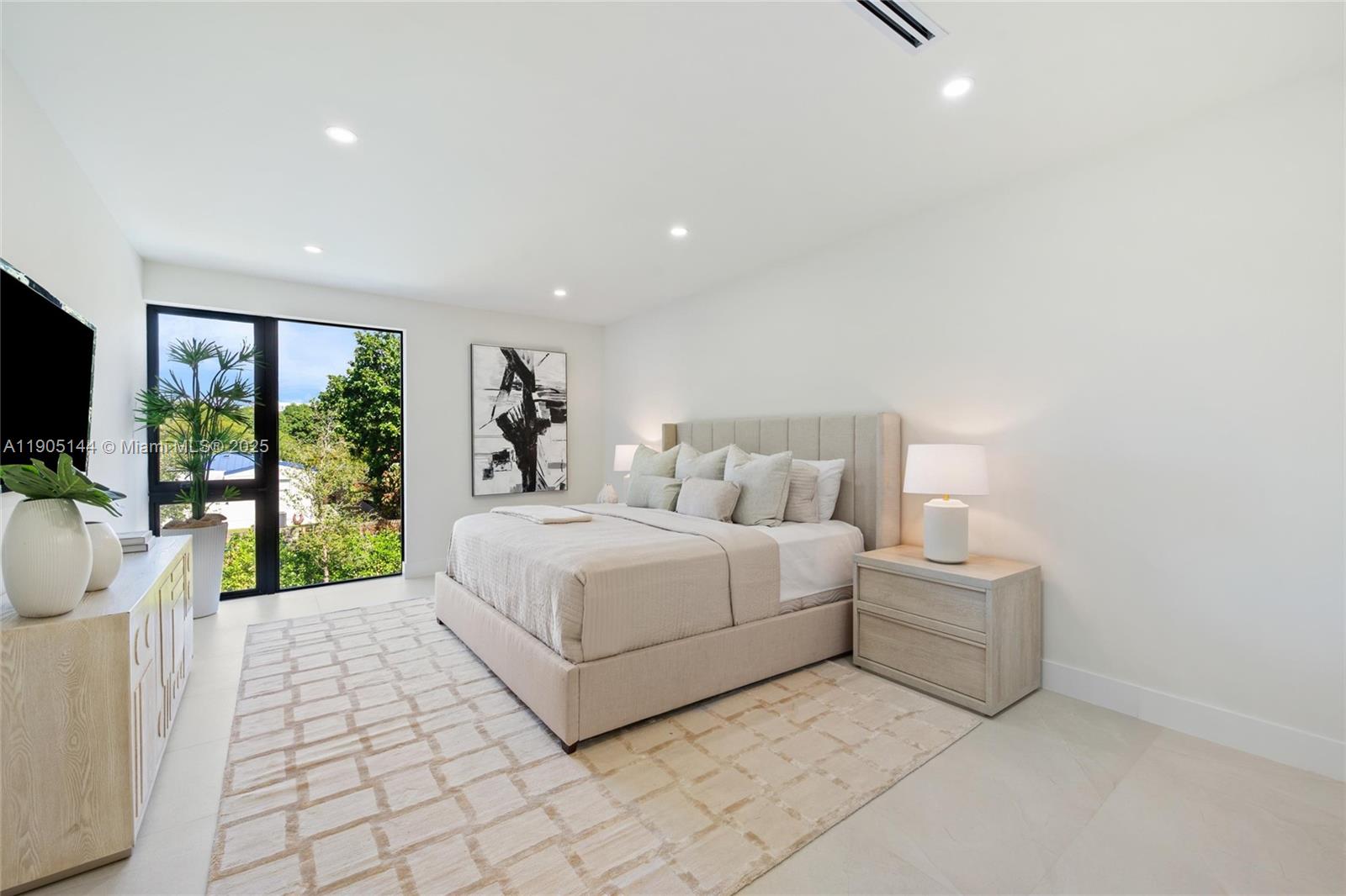 2127 SW 11th Ter, Miami FL 33135