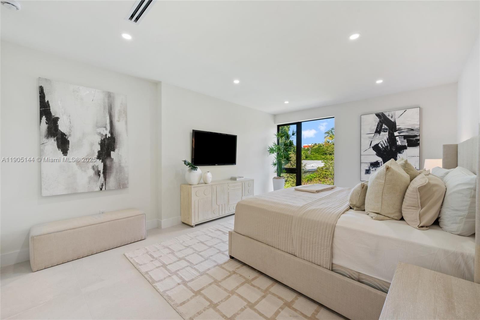 2127 SW 11th Ter, Miami FL 33135