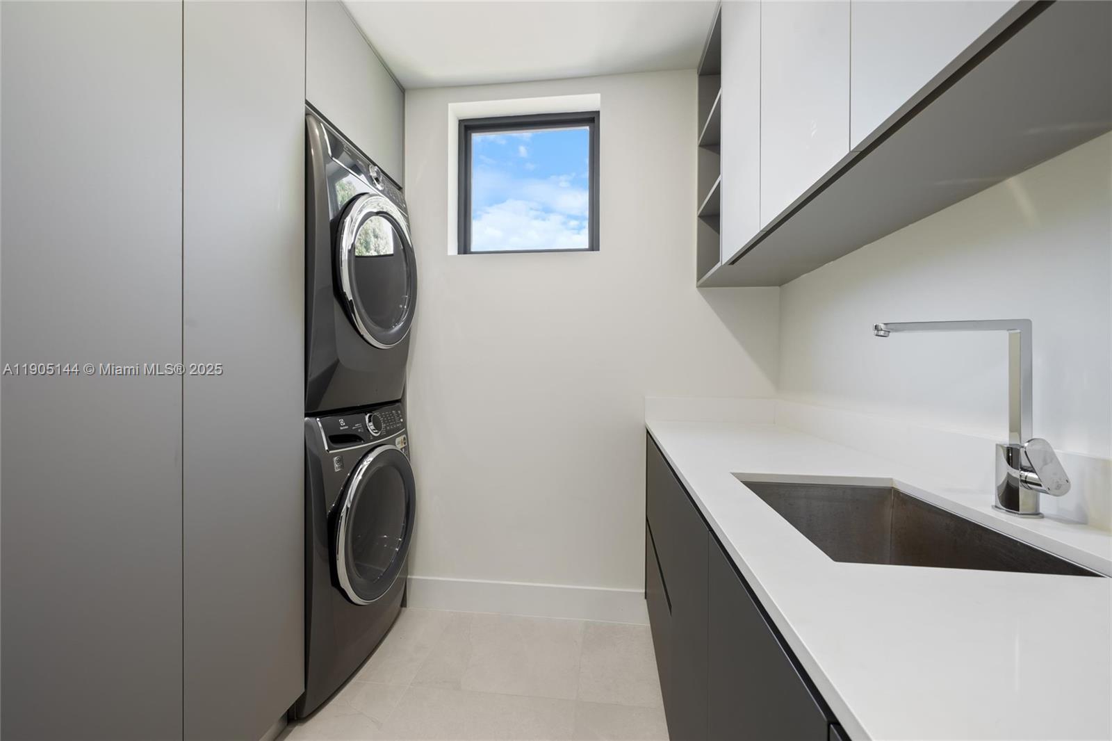 2127 SW 11th Ter, Miami FL 33135