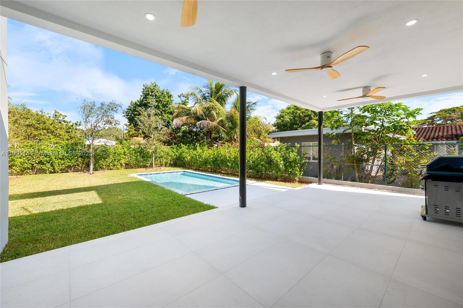 2127 SW 11th Ter, Miami FL 33135