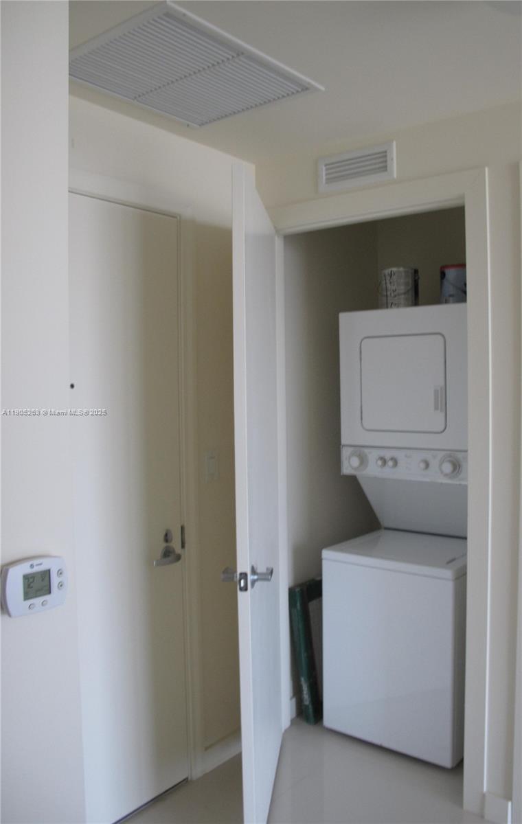 1060 Brickell Ave #3615, Miami FL 33131