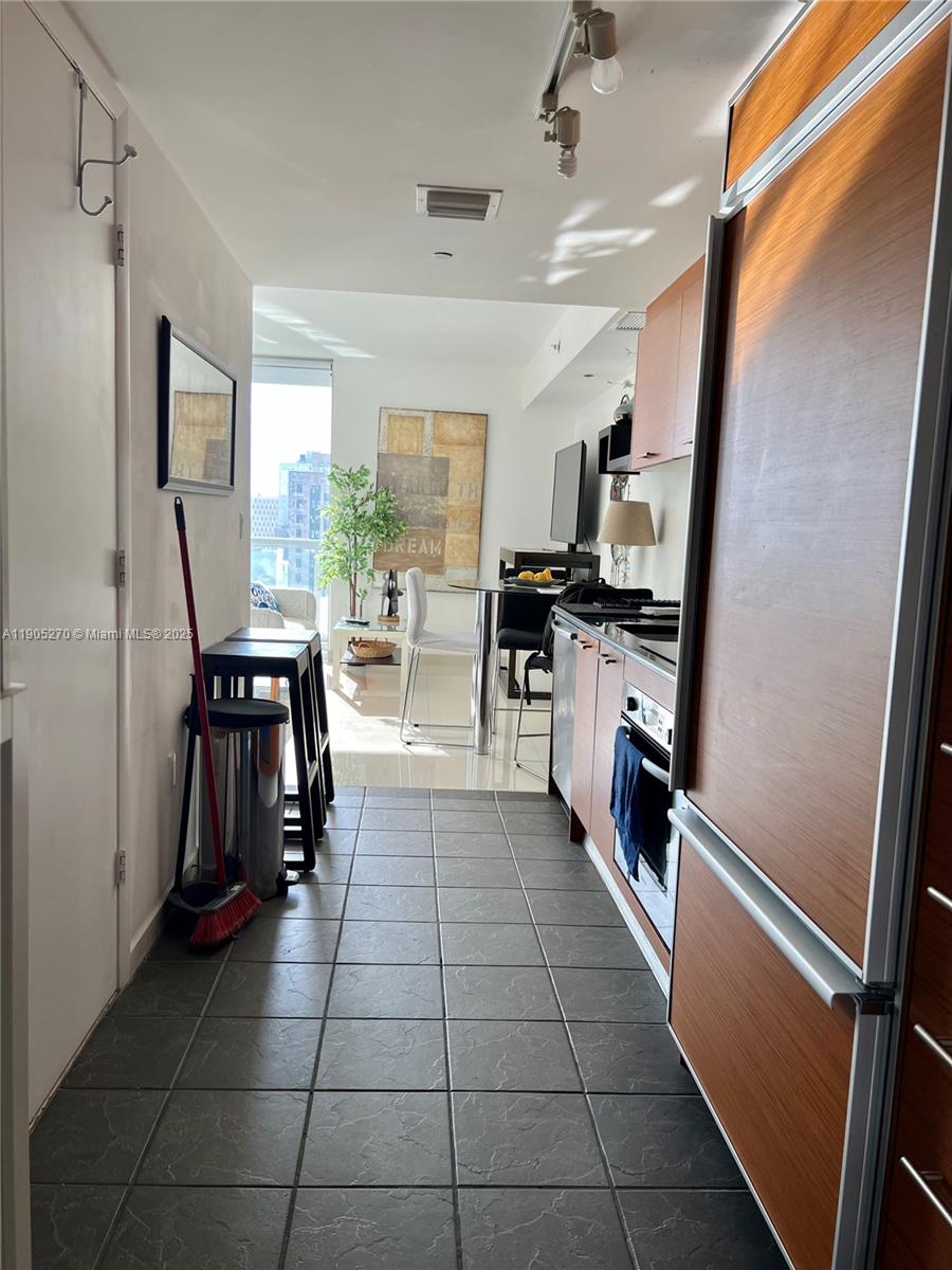 50 Biscayne Blvd #1809, Miami FL 33132