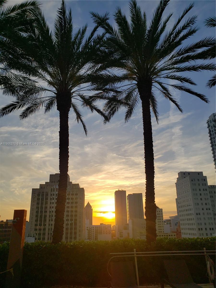50 Biscayne Blvd #1809, Miami FL 33132