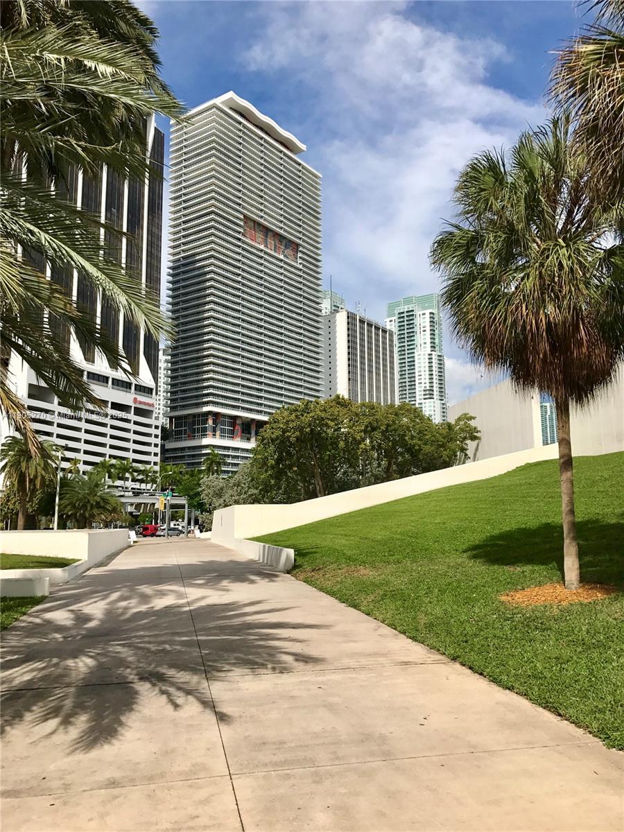 50 Biscayne Blvd #1809, Miami FL 33132