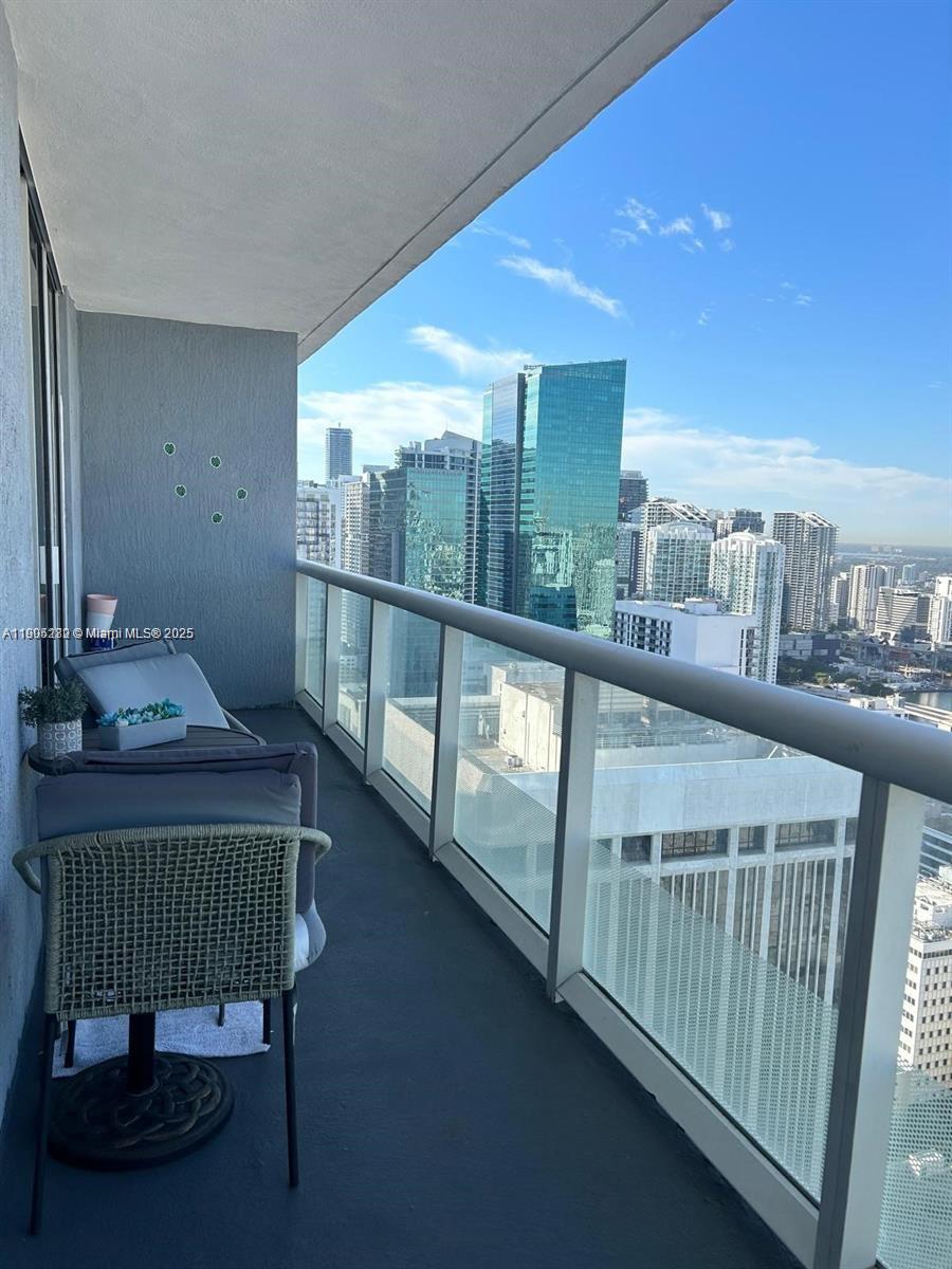 50 Biscayne Blvd #4607, Miami FL 33132