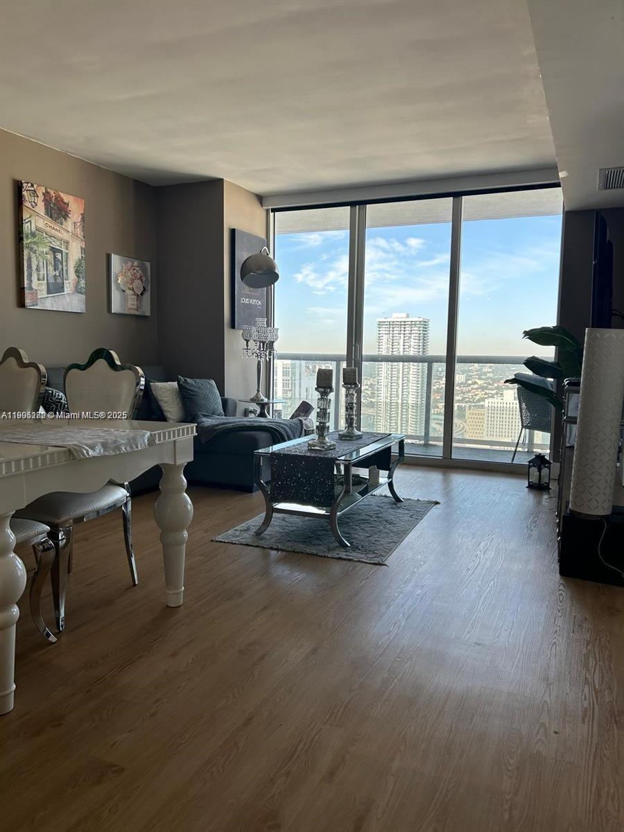 50 Biscayne Blvd #4607, Miami FL 33132