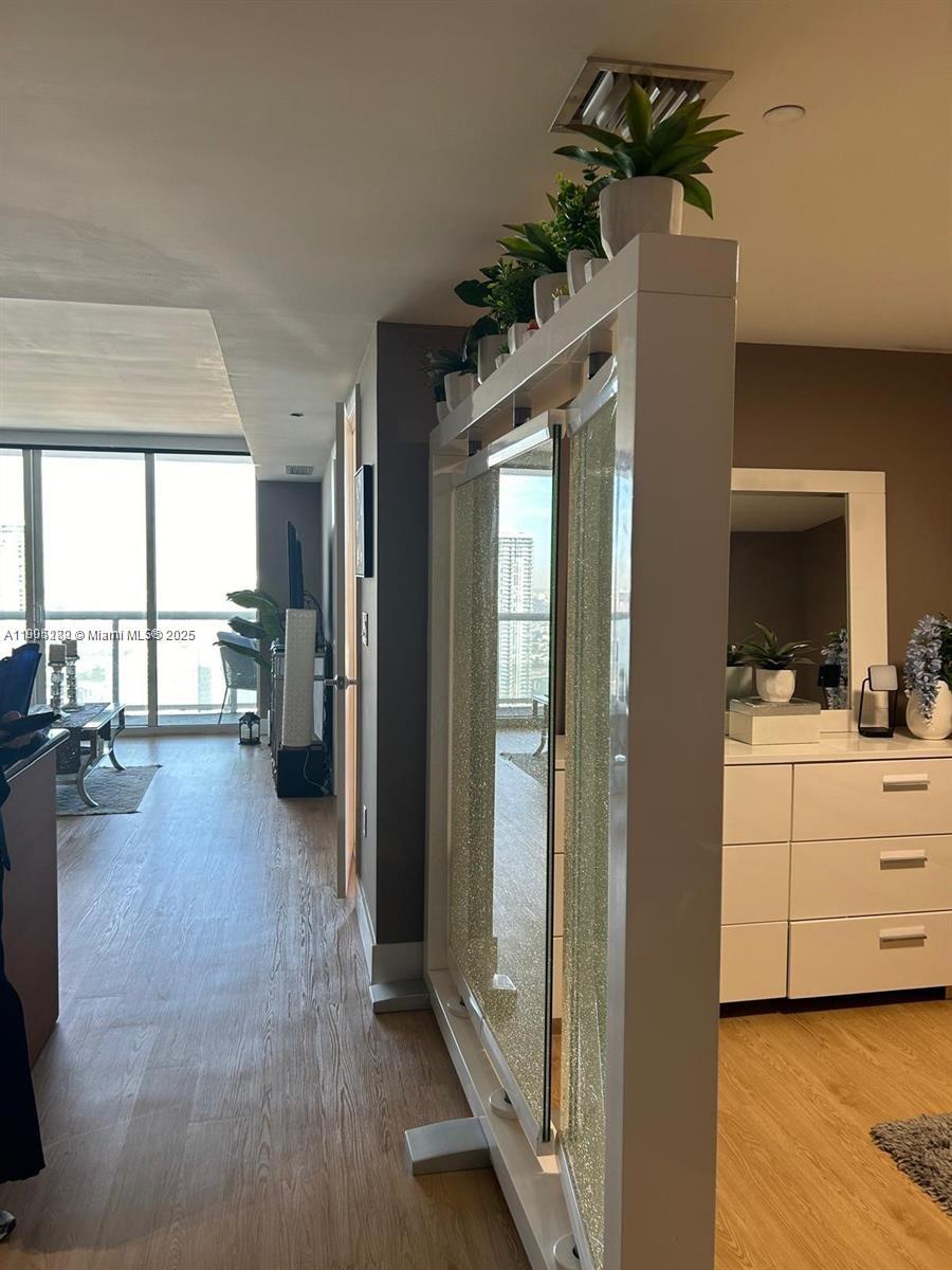 50 Biscayne Blvd #4607, Miami FL 33132