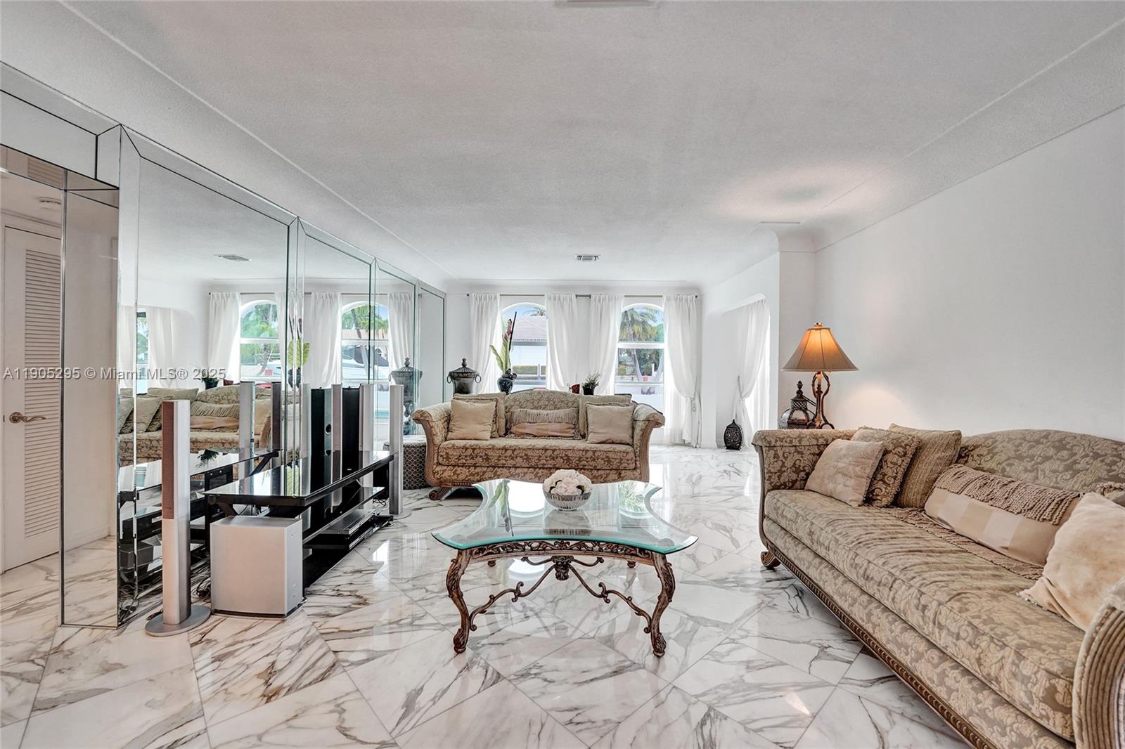 2889 NE 35th St, Fort Lauderdale FL 33306