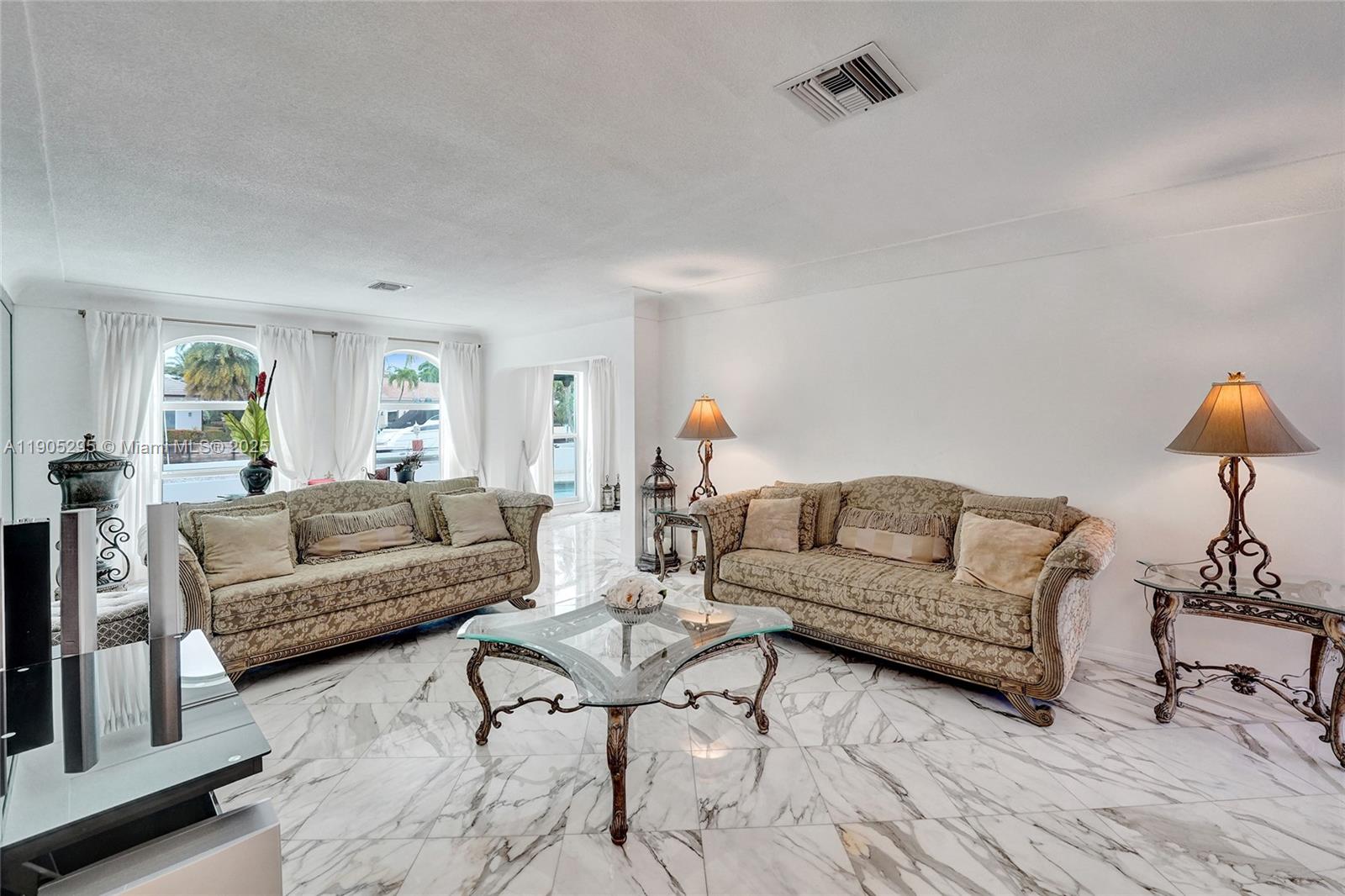 2889 NE 35th St, Fort Lauderdale FL 33306