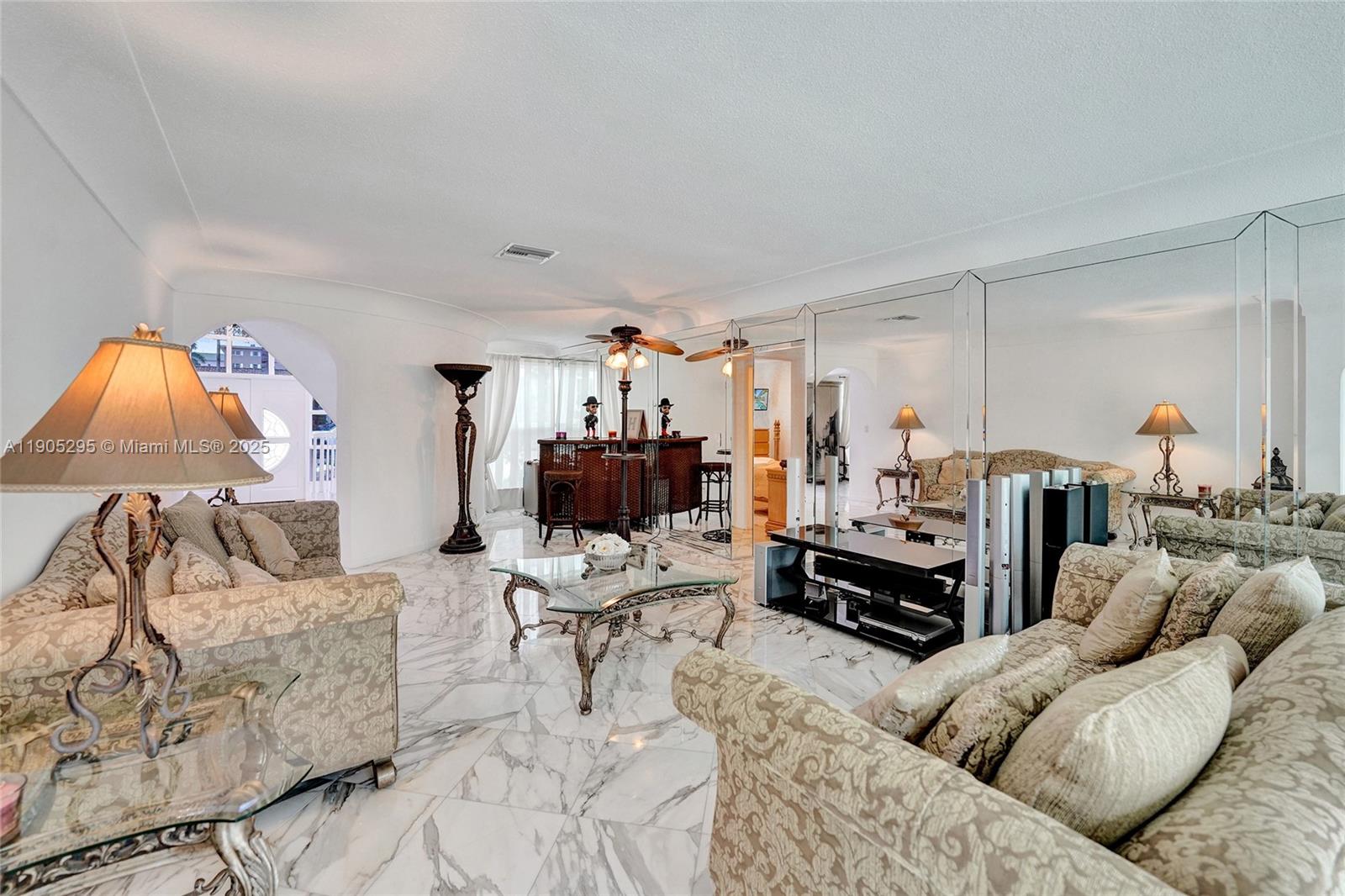 2889 NE 35th St, Fort Lauderdale FL 33306