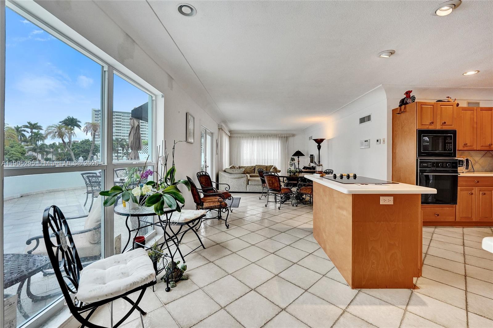 2889 NE 35th St, Fort Lauderdale FL 33306