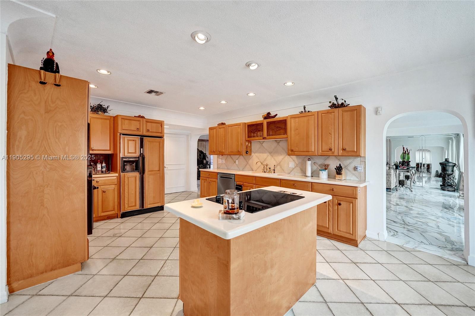 2889 NE 35th St, Fort Lauderdale FL 33306