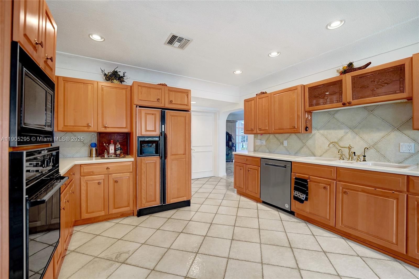 2889 NE 35th St, Fort Lauderdale FL 33306
