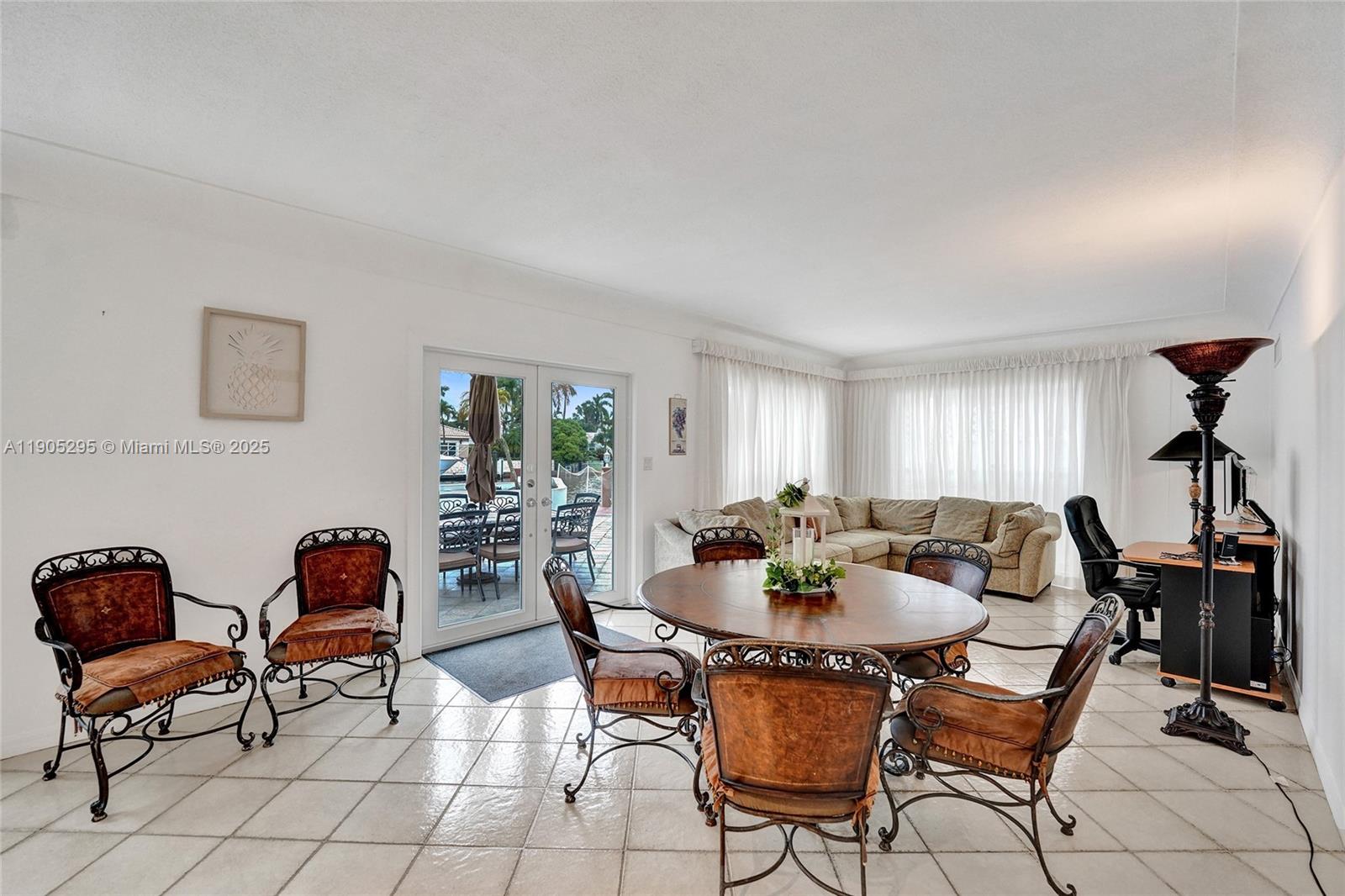 2889 NE 35th St, Fort Lauderdale FL 33306