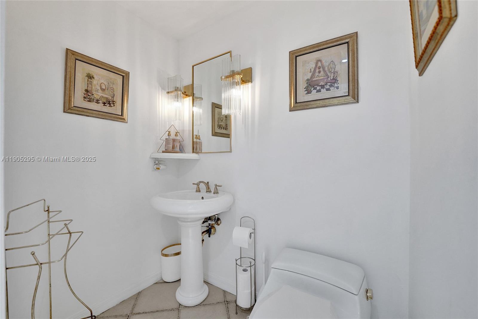 2889 NE 35th St, Fort Lauderdale FL 33306