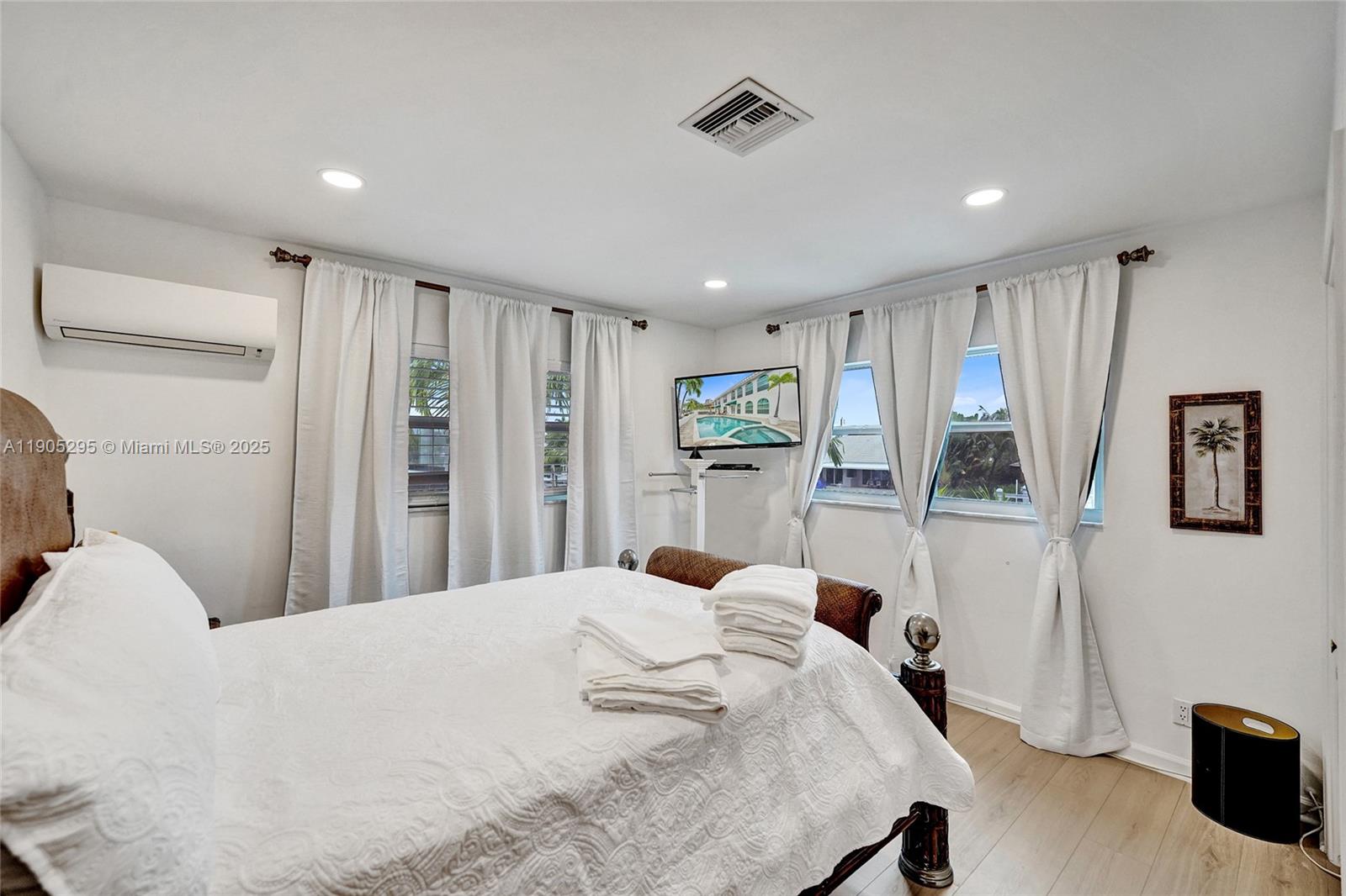 2889 NE 35th St, Fort Lauderdale FL 33306