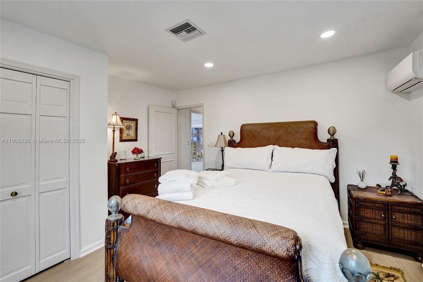 2889 NE 35th St, Fort Lauderdale FL 33306